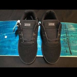 Etnies joslin black/gum shoes size8 brand new